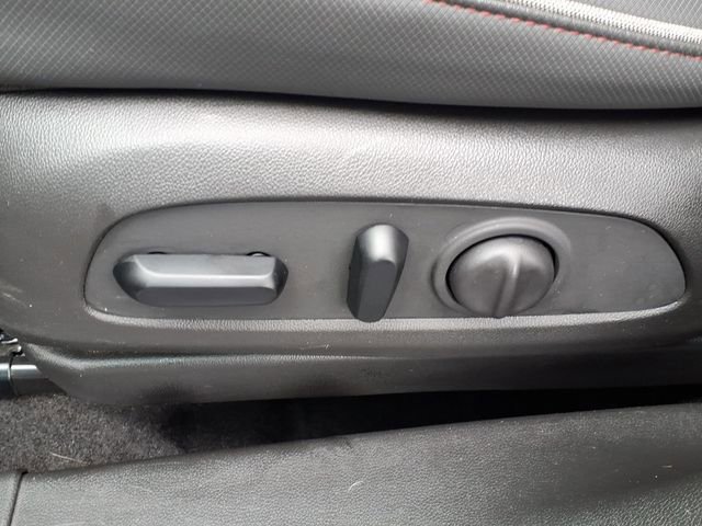 Used 2023 Chevrolet TrailBlazer RS w/ Sun and Liftgate Package image 16