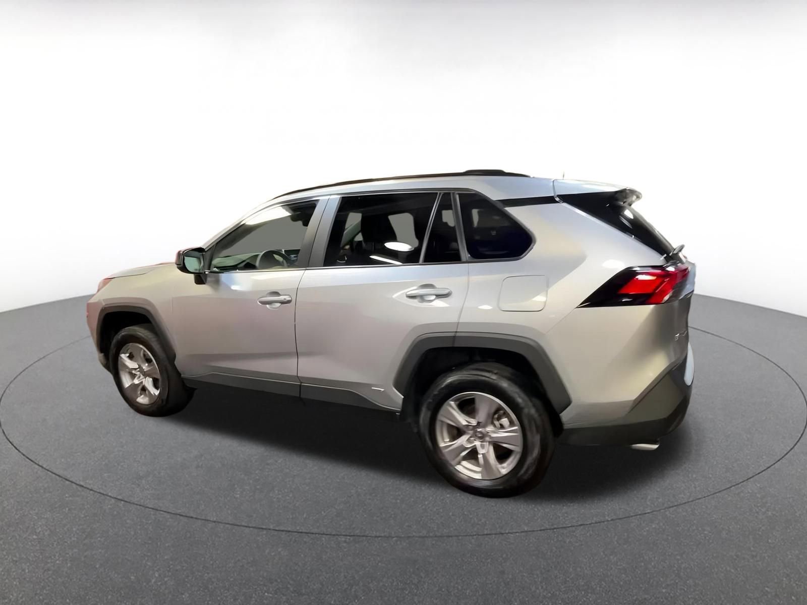 Used 2025 Toyota RAV4 LE image 10