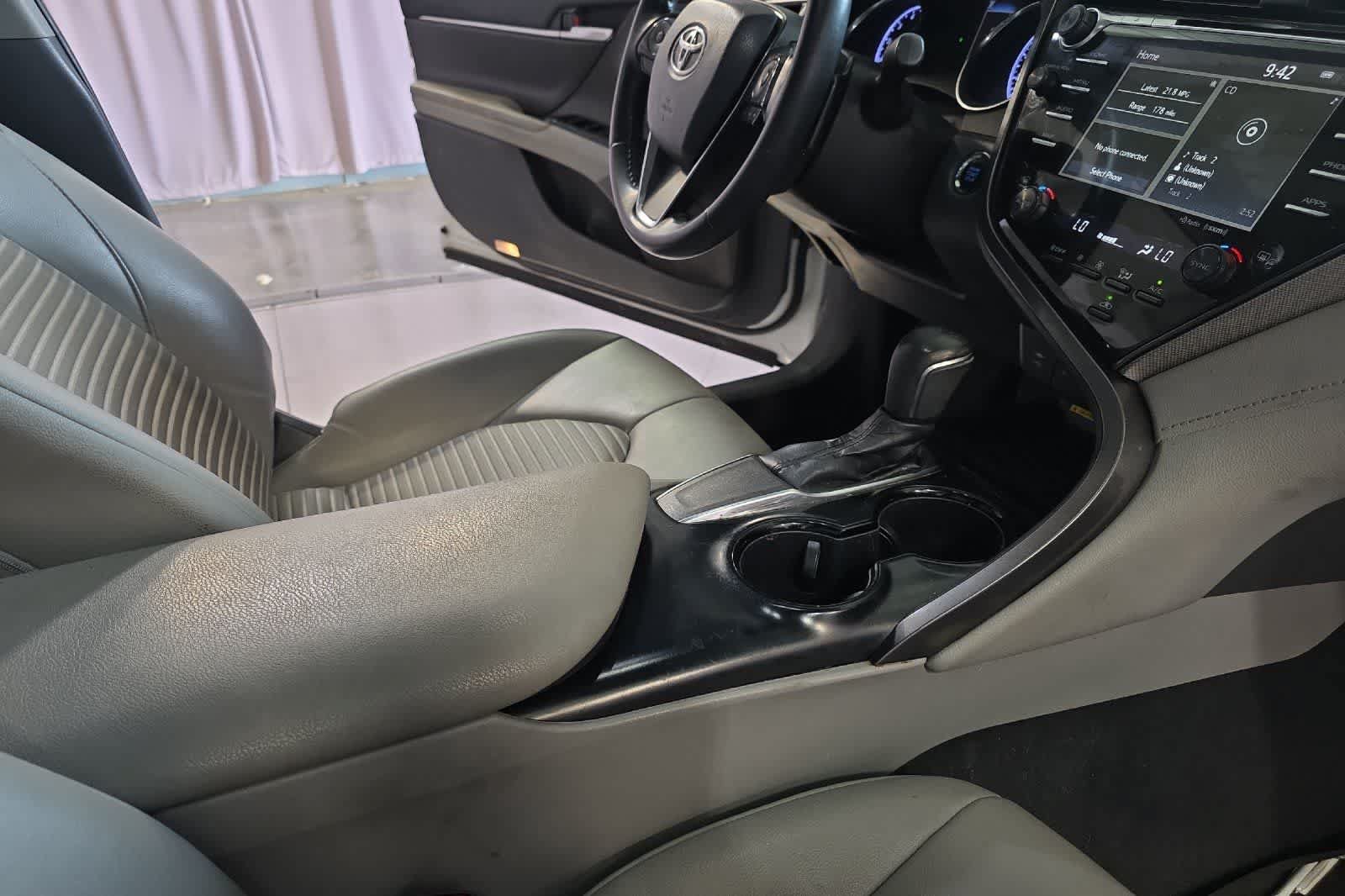 Used 2019 Toyota Camry SE w/ Audio Package FWD image 17