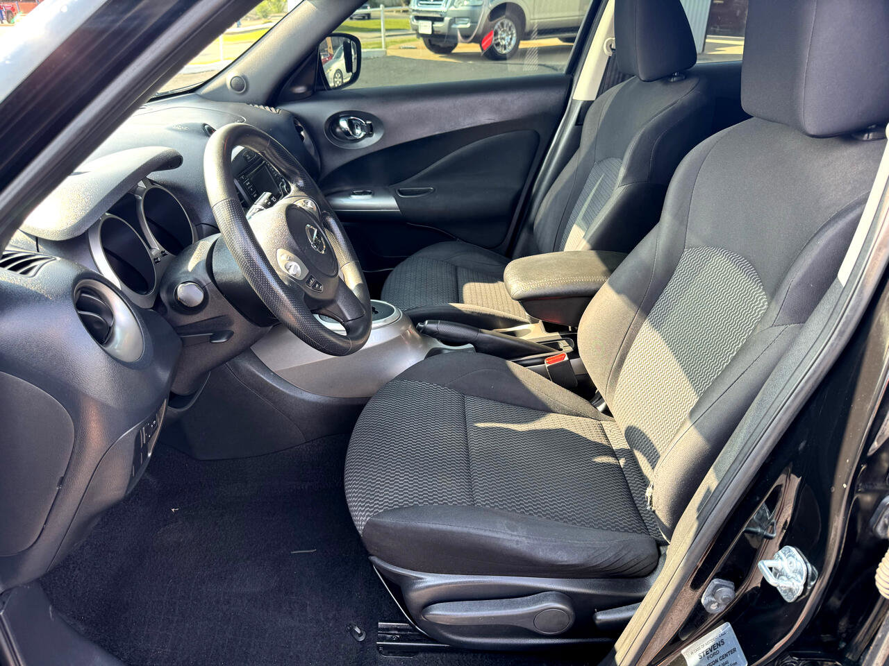 Used 2015 Nissan Juke S image 16