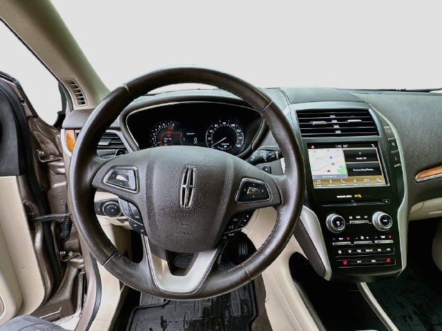 Used 2019 Lincoln MKC Select w/ Select Plus Package FWD image 11