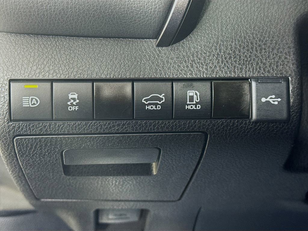 Used 2024 Toyota Camry XSE FWD image 11
