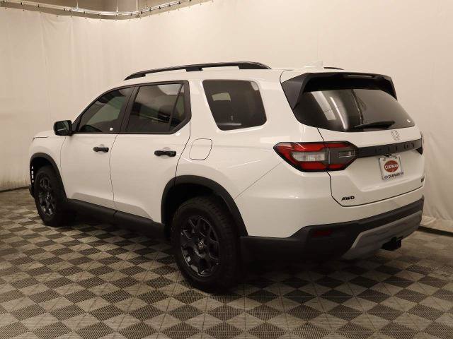 Used 2025 Honda Pilot TrailSport image 5