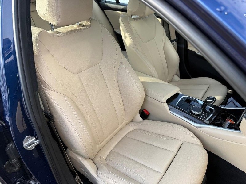 Used 2019 BMW 330i xDrive Sedan w/ Convenience Package image 11