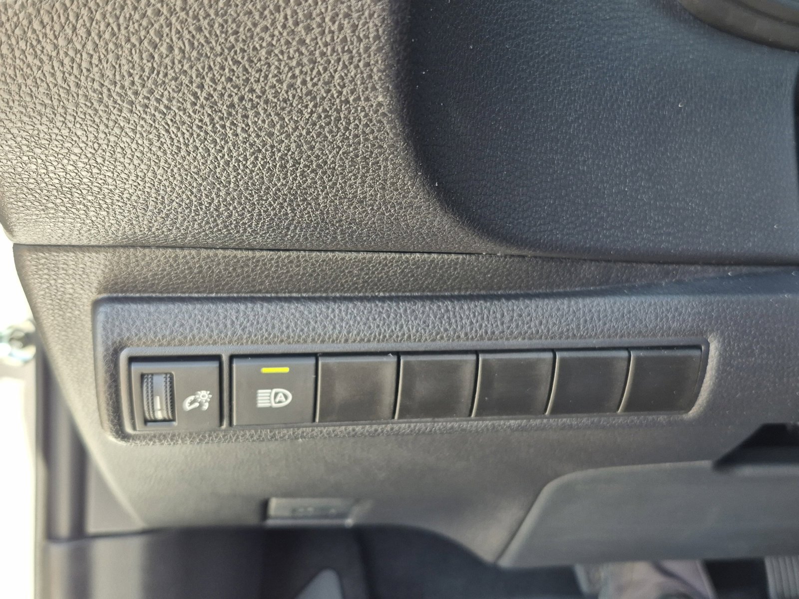 Used 2026 Toyota Corolla LE FWD image 33