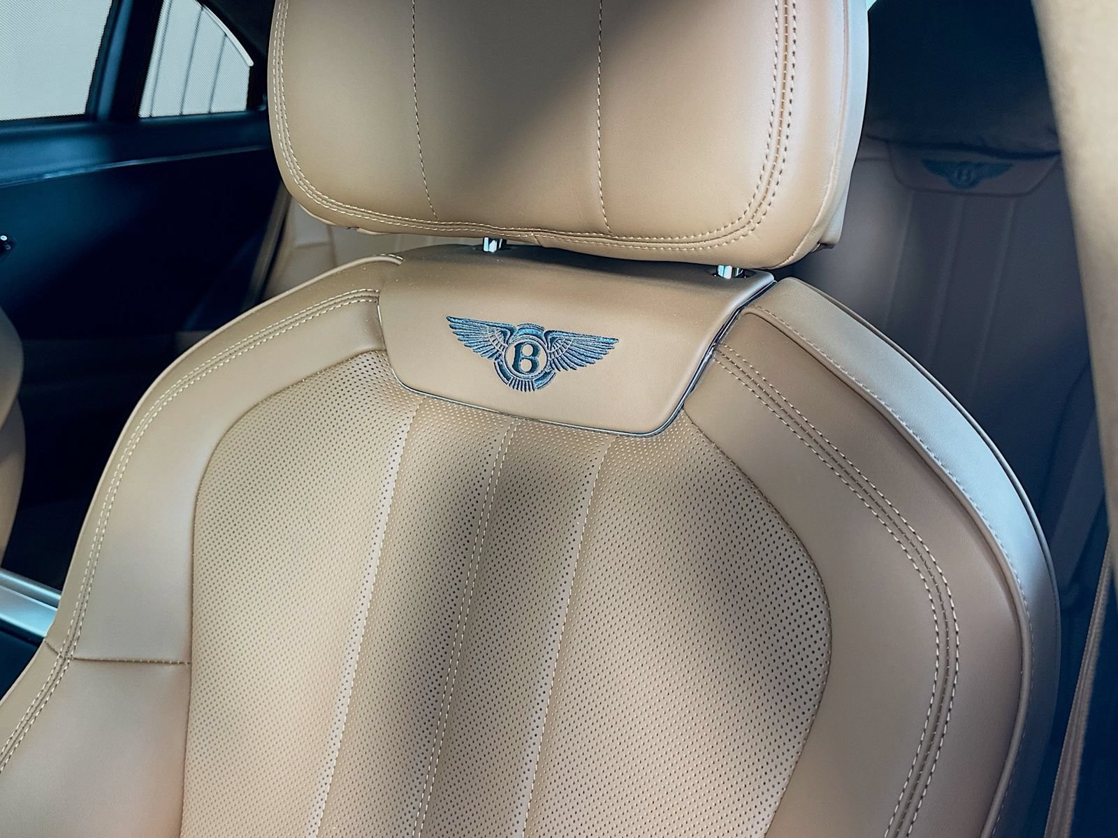 Used 2022 Bentley Flying Spur V8 AWD/4WD image 58