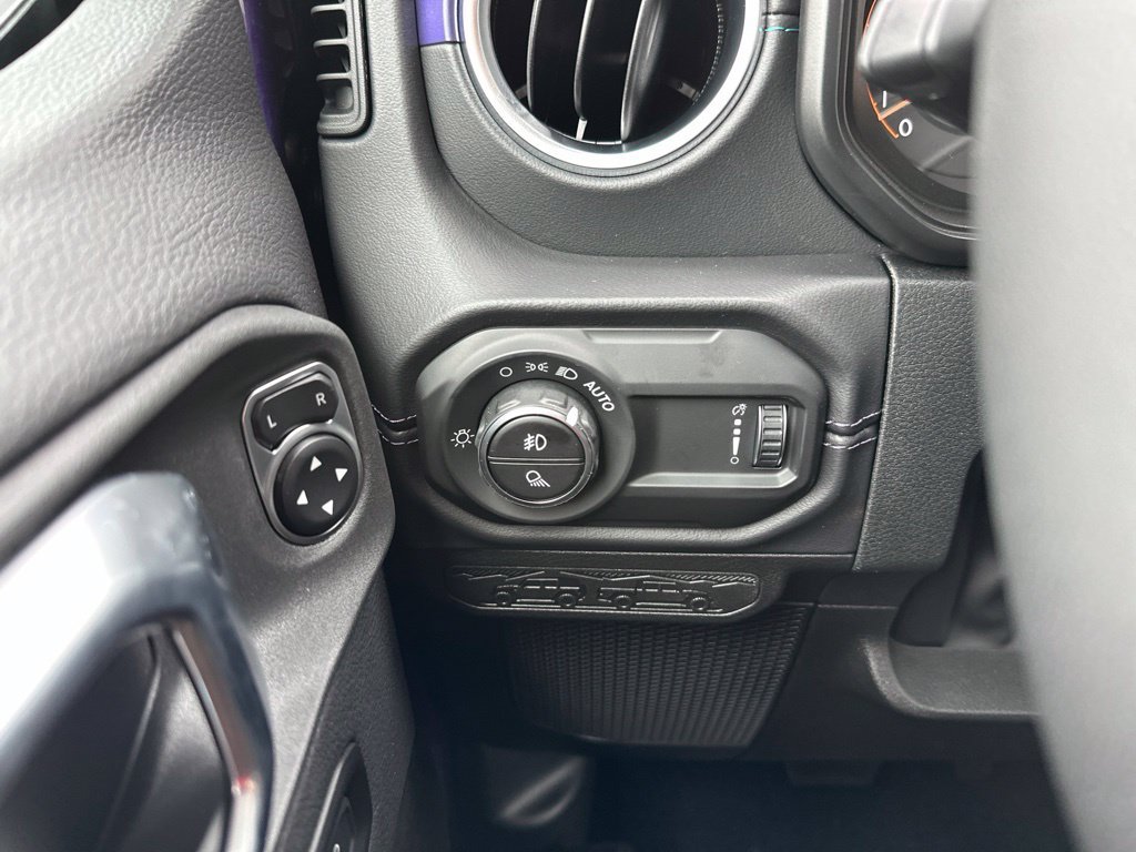 New 2026 Jeep Gladiator Sport AWD/4WD image 24