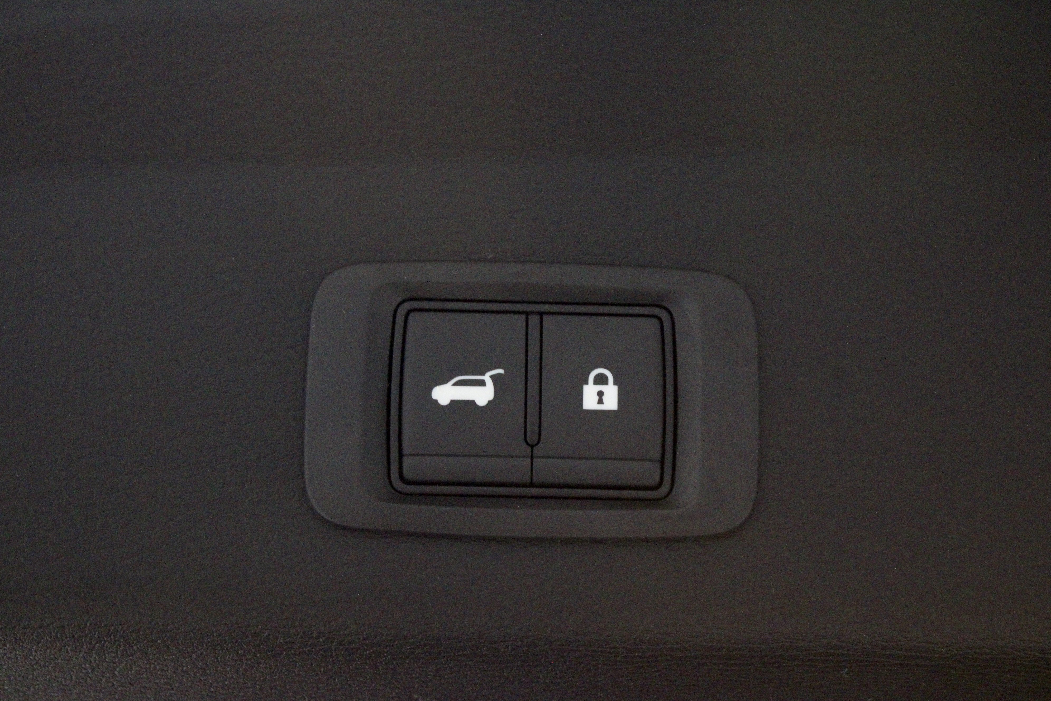 New 2025 Mitsubishi Outlander SE image 14