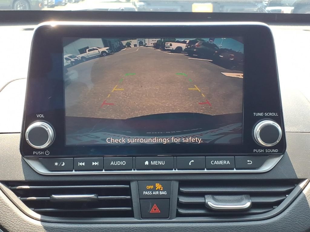 Used 2020 Nissan Altima 2.5 SR w/ Premium Package FWD image 10