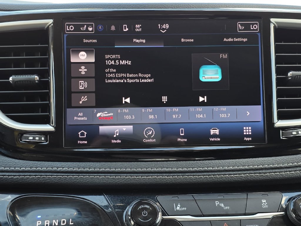 Used 2023 Chrysler Pacifica Touring-L FWD image 21