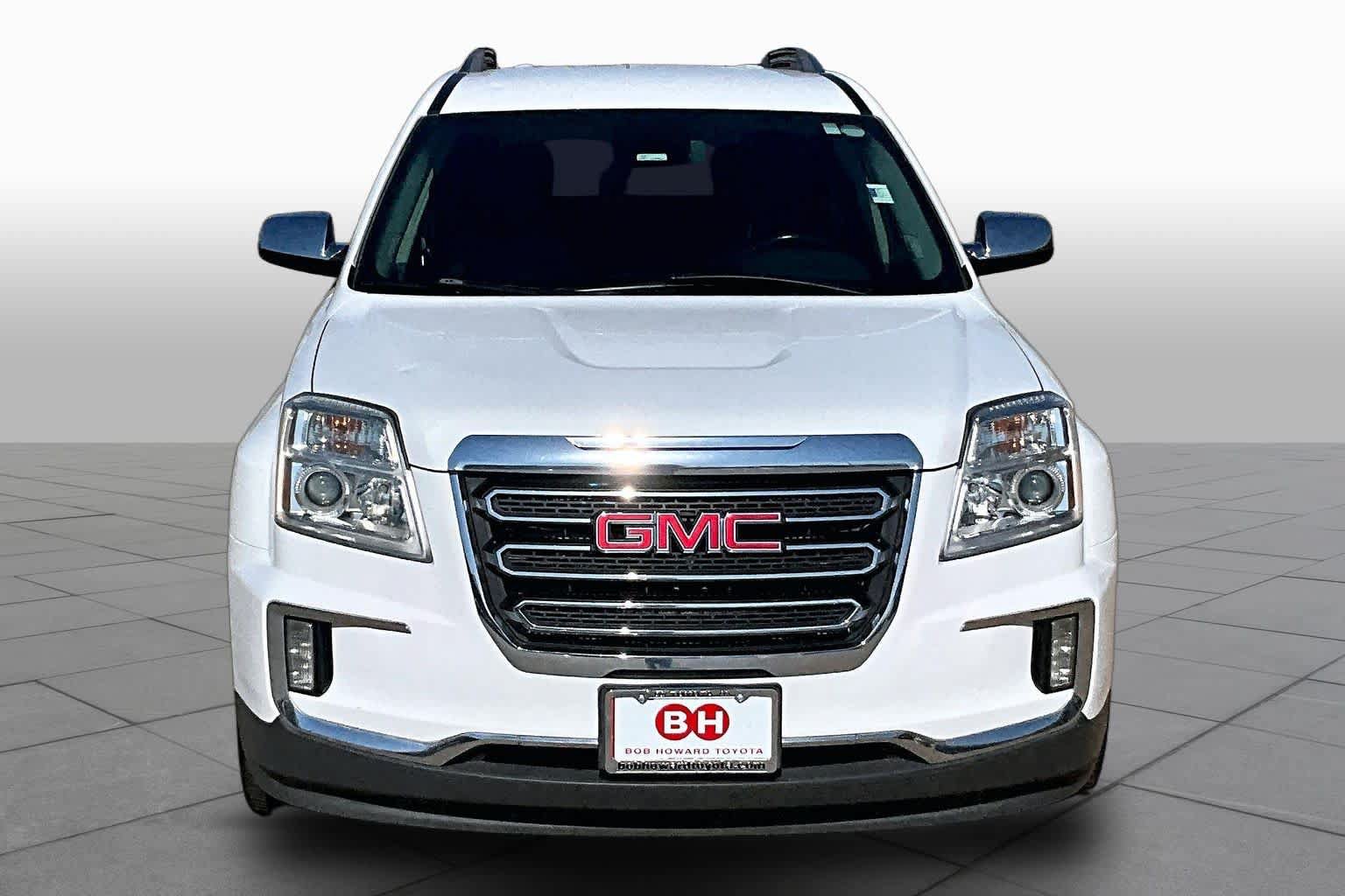 Used 2017 GMC Terrain SLT w/ Driver Alert Package I FWD image 4