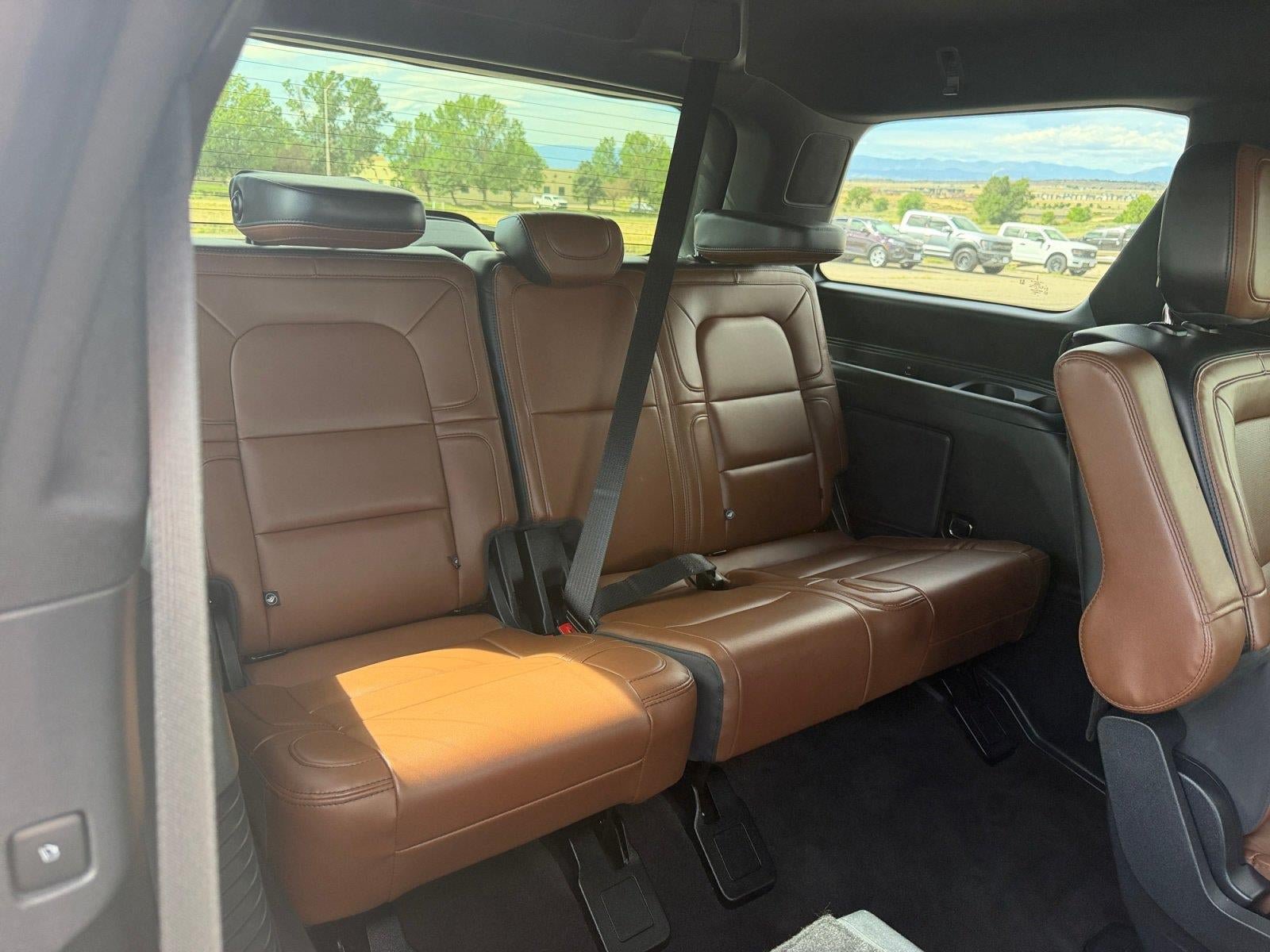 Used 2022 Lincoln Navigator Reserve AWD/4WD image 16