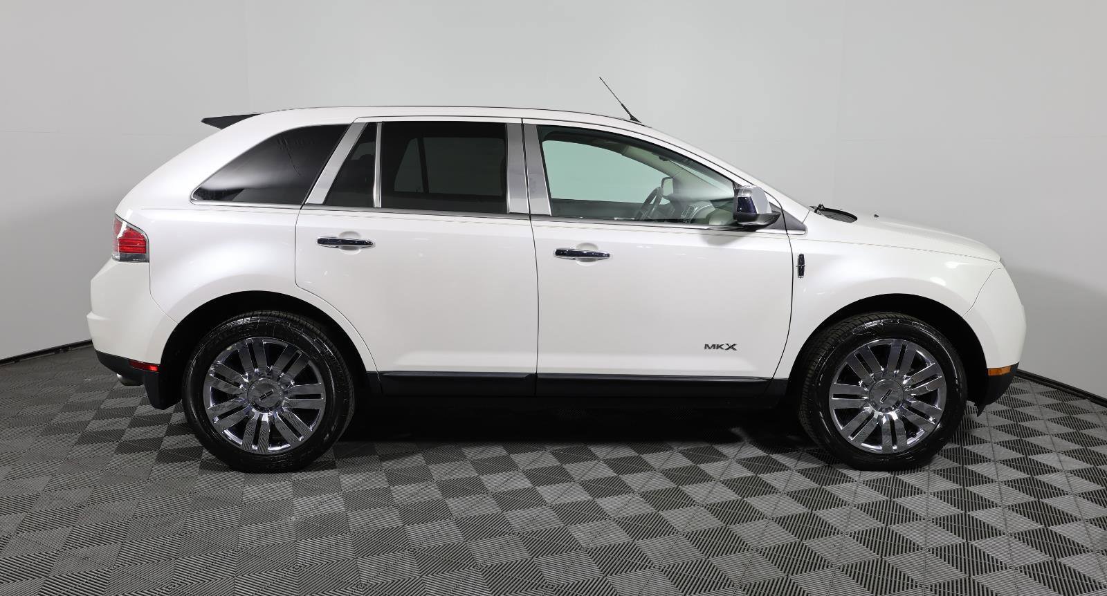 Used 2009 Lincoln MKX AWD image 4
