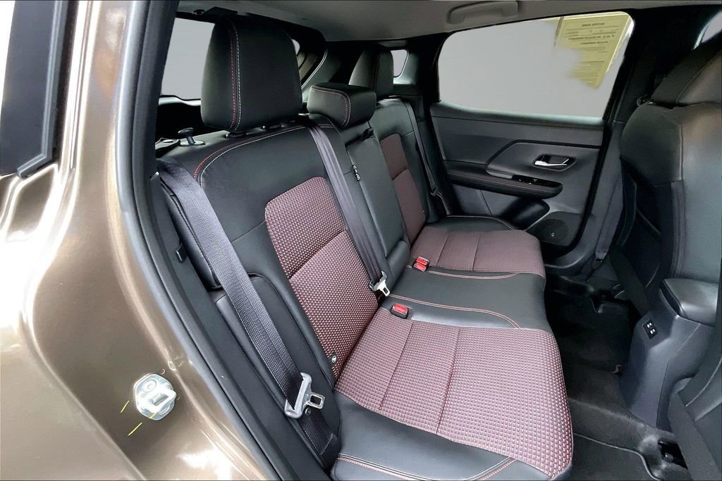 Used 2025 Nissan Kicks SR image 26