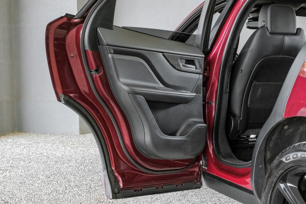 Used 2017 Jaguar F-PACE S image 53