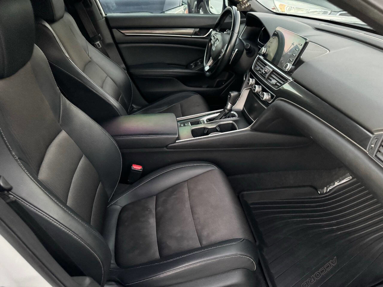 Used 2018 Honda Accord Sport image 20