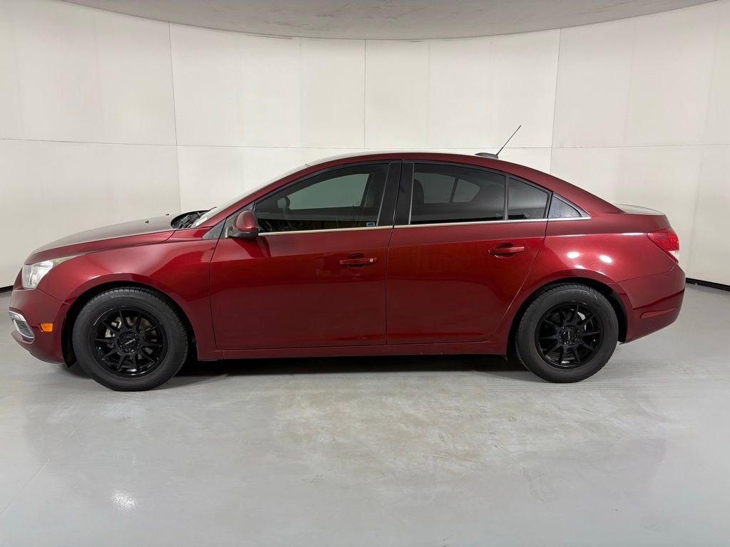 Used 2015 Chevrolet Cruze LT w/ Technology Package image 5