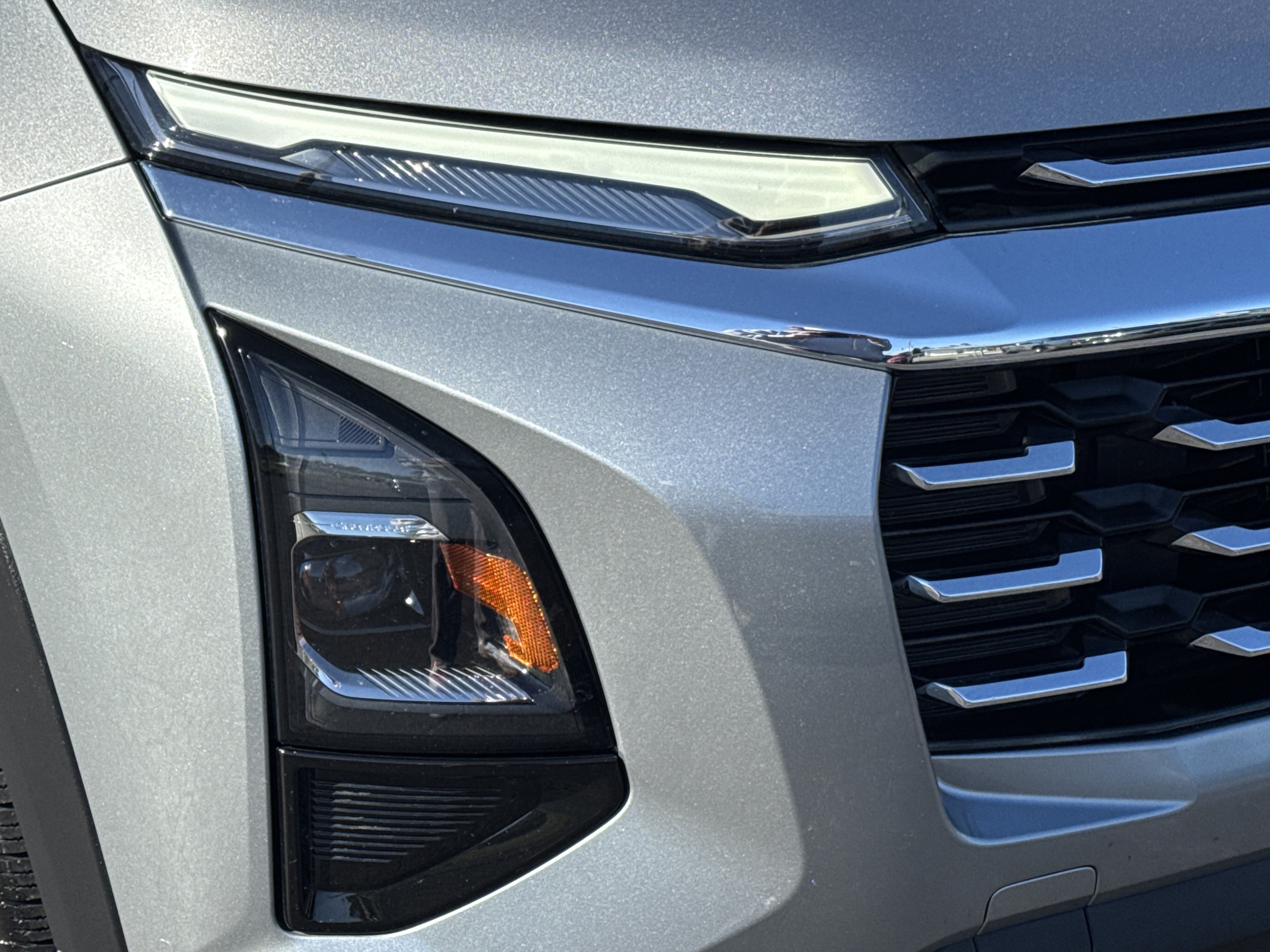Used 2025 Chevrolet Equinox LT FWD image 11