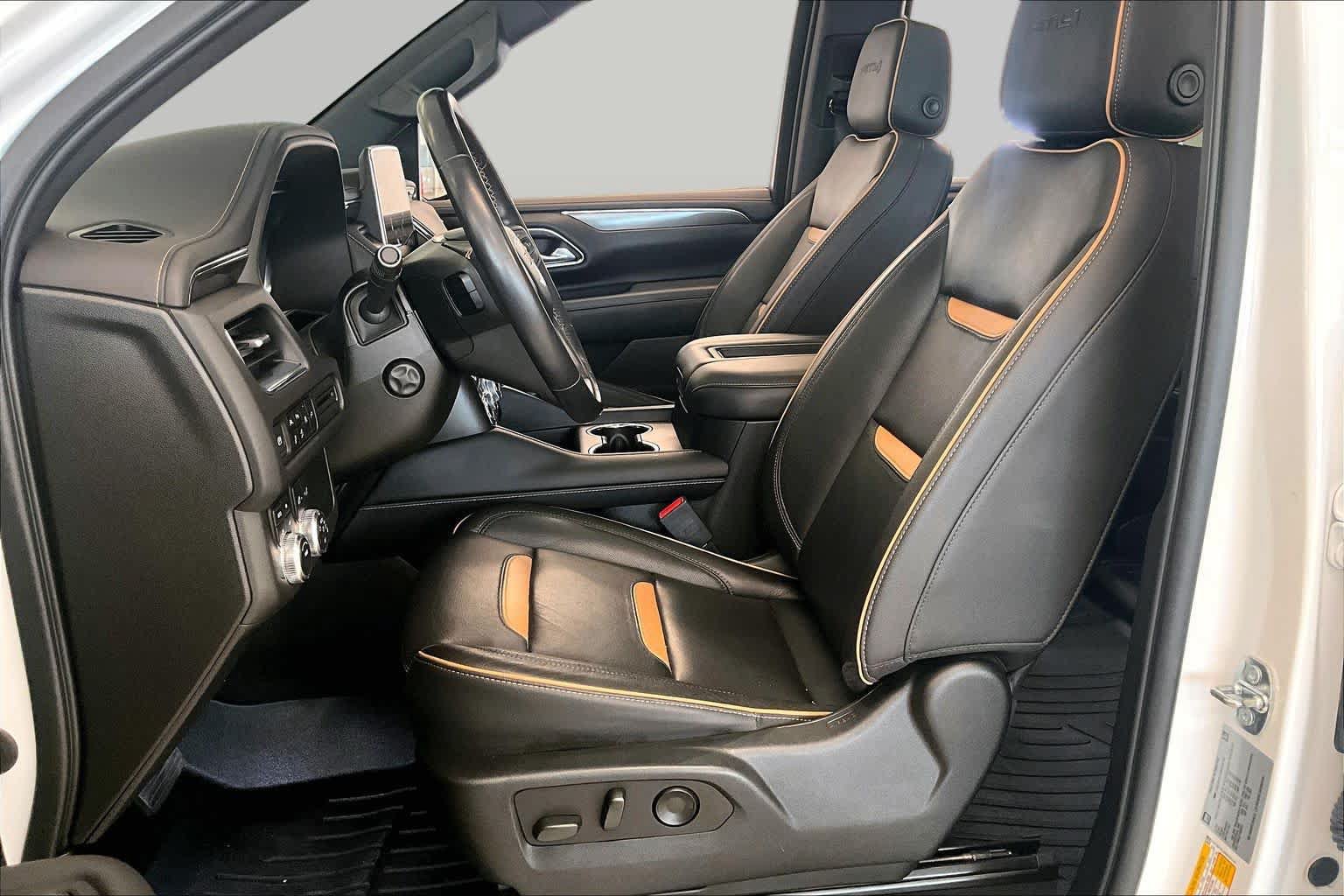 Used 2022 GMC Yukon AT4 AWD/4WD image 7