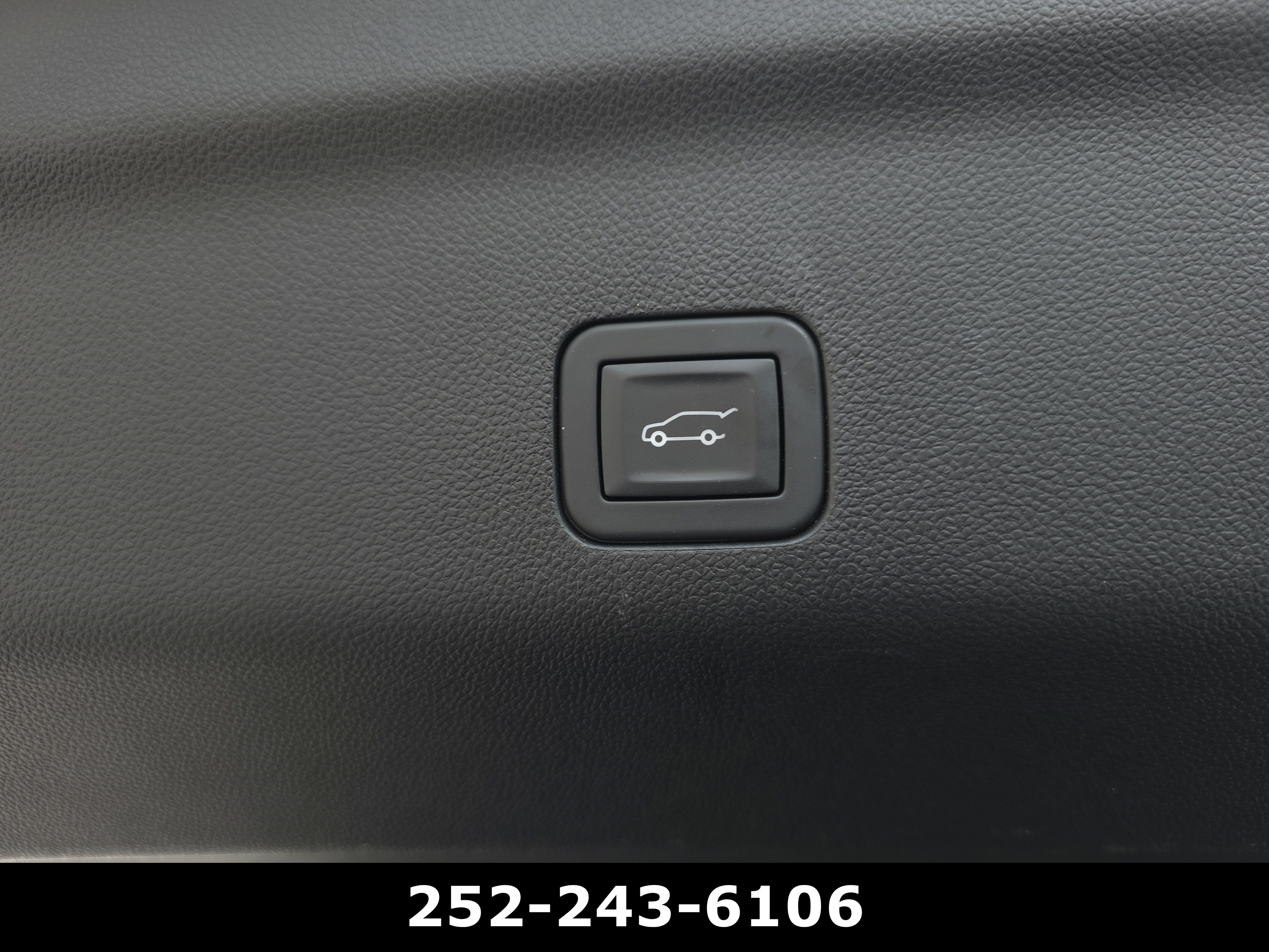 Used 2024 GMC Yukon Denali Ultimate AWD/4WD image 38