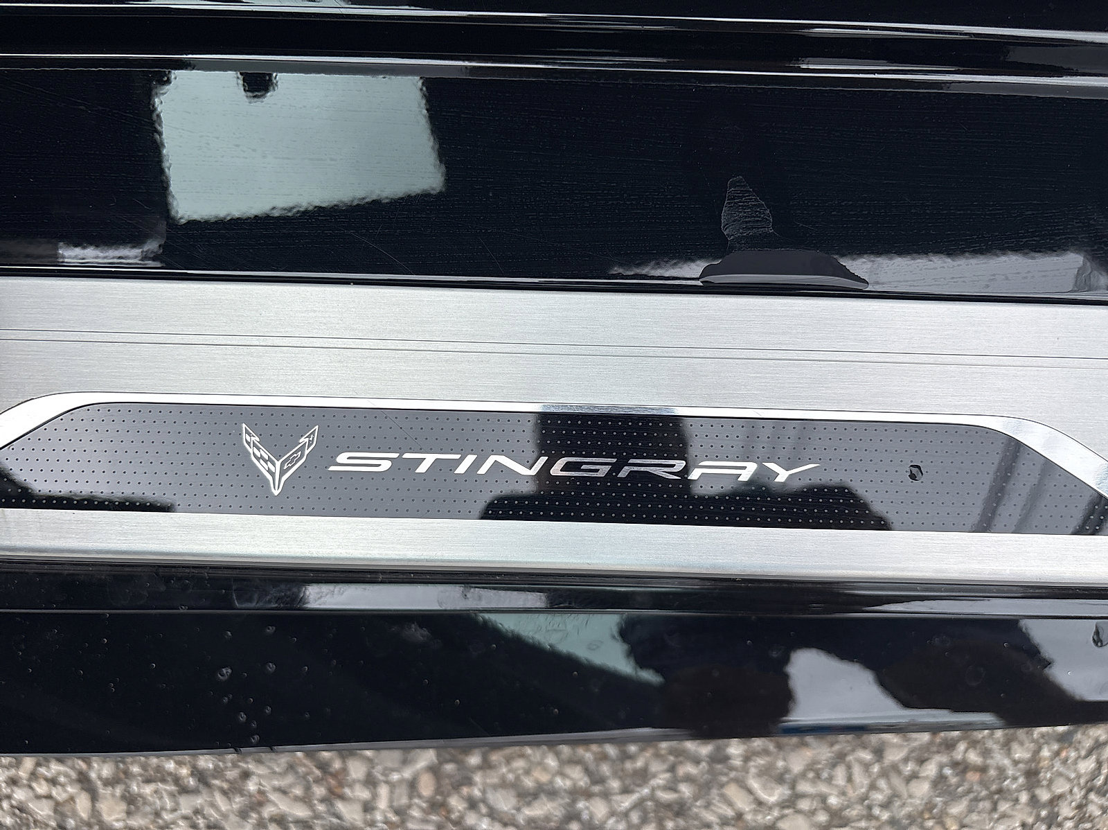 Used 2024 Chevrolet Corvette Stingray Coupe w/ Body-Color Dual Roof Package image 9