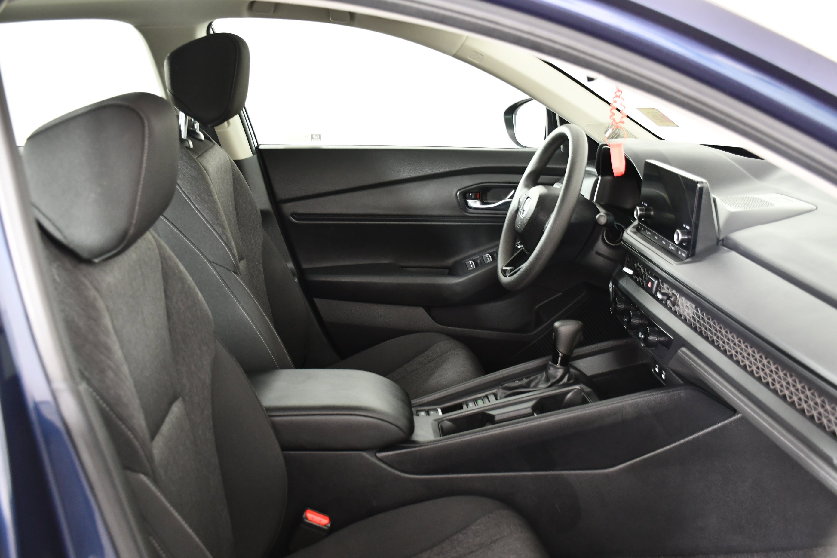 Certified 2025 Honda Accord SE image 33