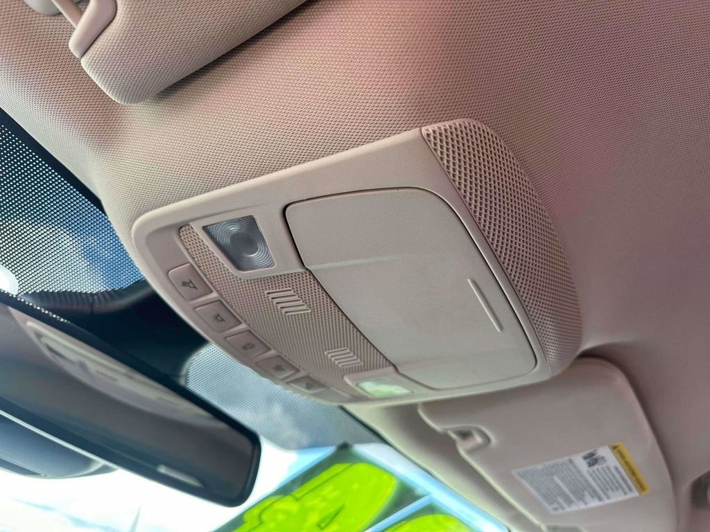 Used 2024 Ford Edge SEL image 32