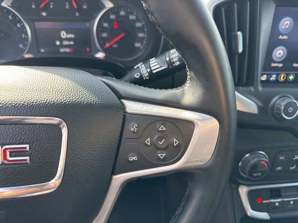 Used 2024 GMC Terrain SLT image 15