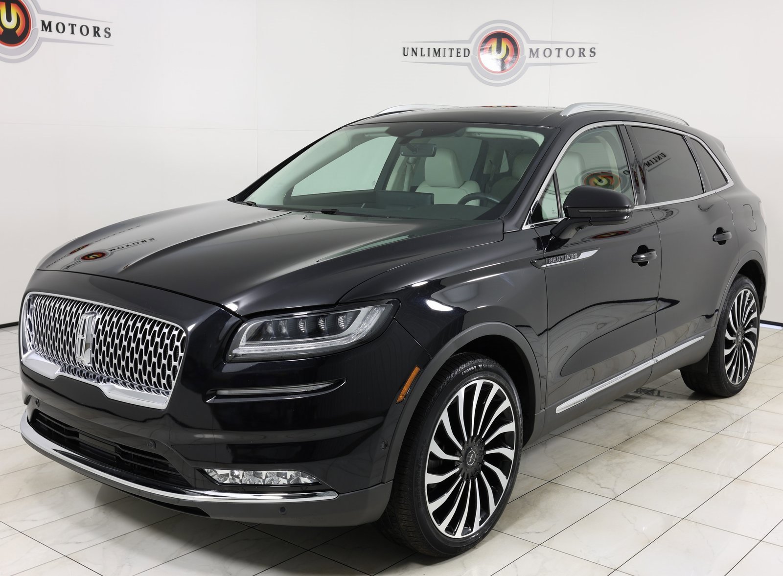 Used 2022 Lincoln Nautilus Black Label w/ Class II Trailer Tow Package image 5