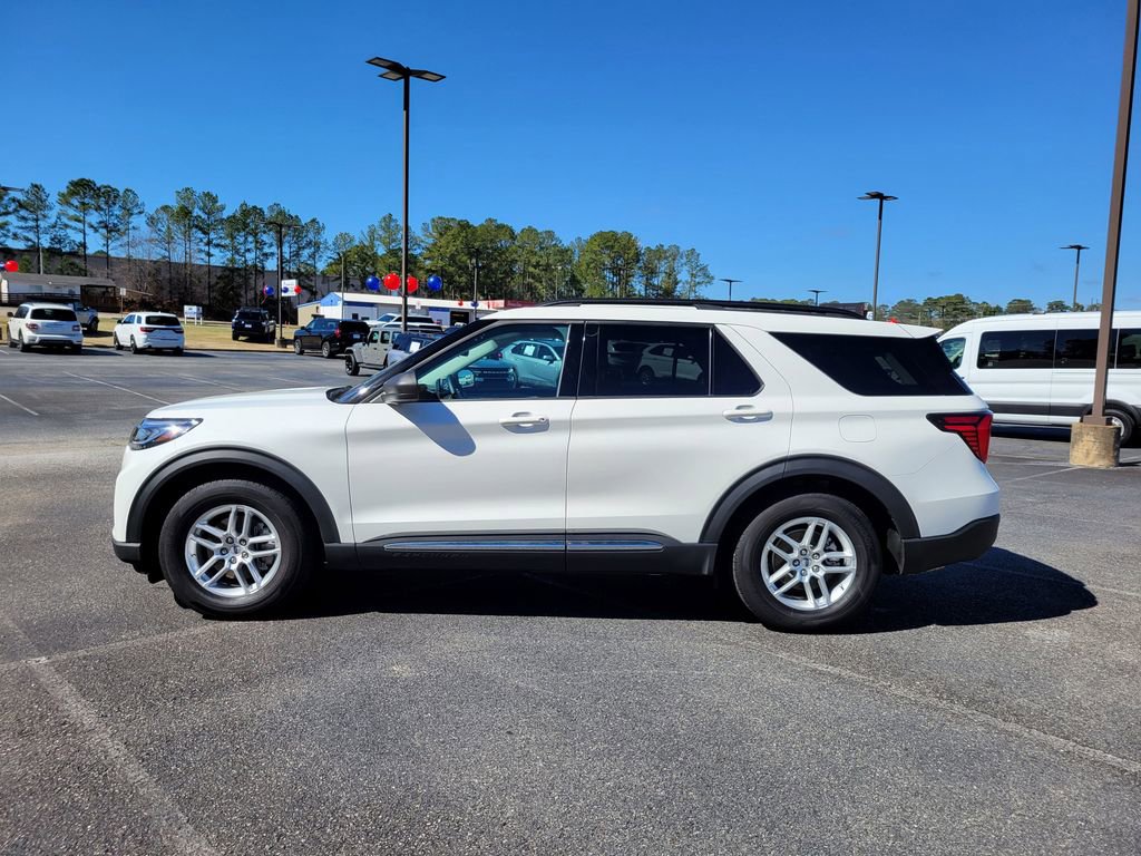 Certified 2025 Ford Explorer Active w/ Active Comfort Package image 2