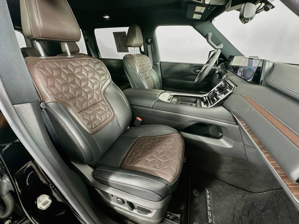 Used 2025 Nissan Armada Platinum Reserve AWD/4WD image 38