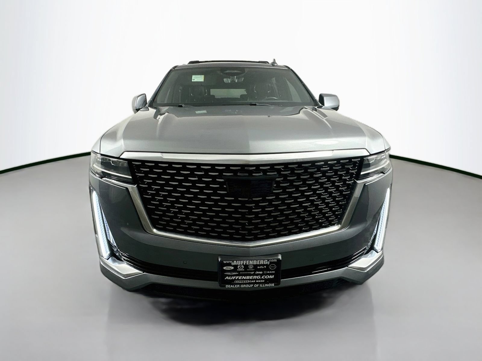 Used 2021 Cadillac Escalade ESV Premium Luxury w/ Driver Assist Tech Package AWD/4WD image 2
