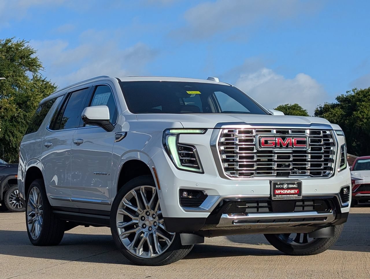 New 2026 GMC Yukon Denali w/ Denali Reserve Package AWD/4WD image 2