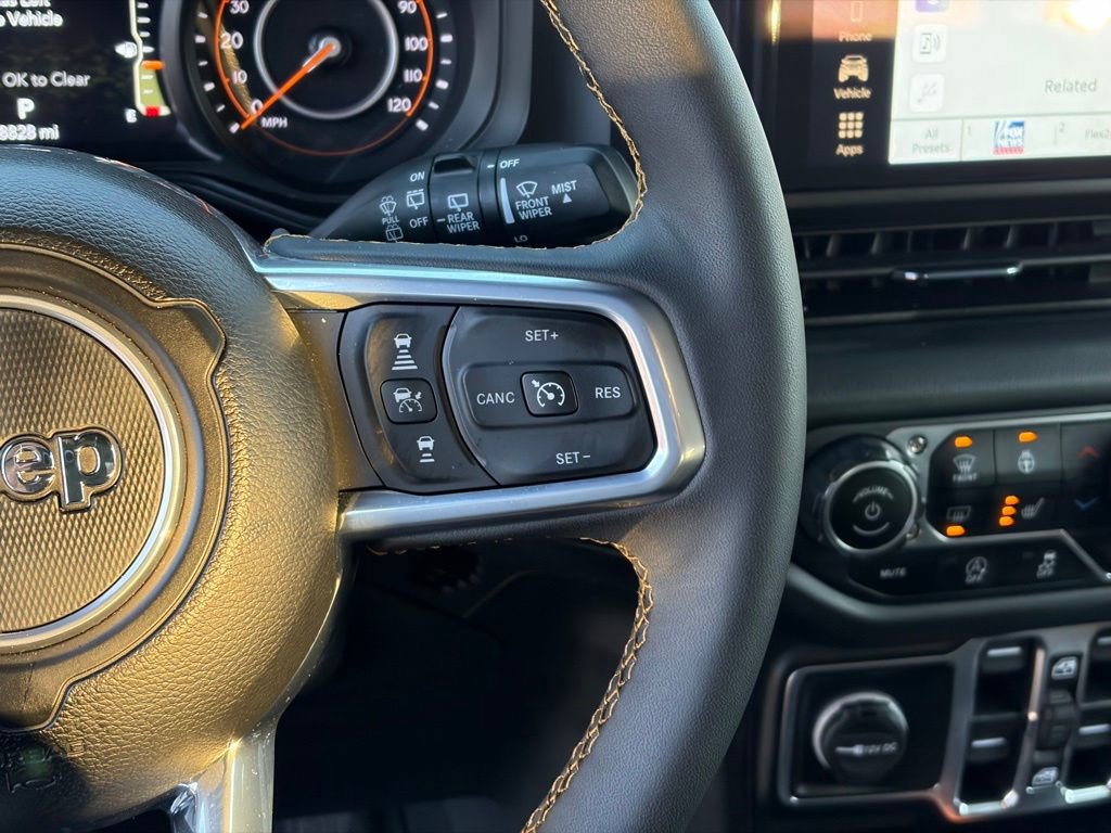 Used 2025 Jeep Wrangler Sahara w/ Safety Group image 16