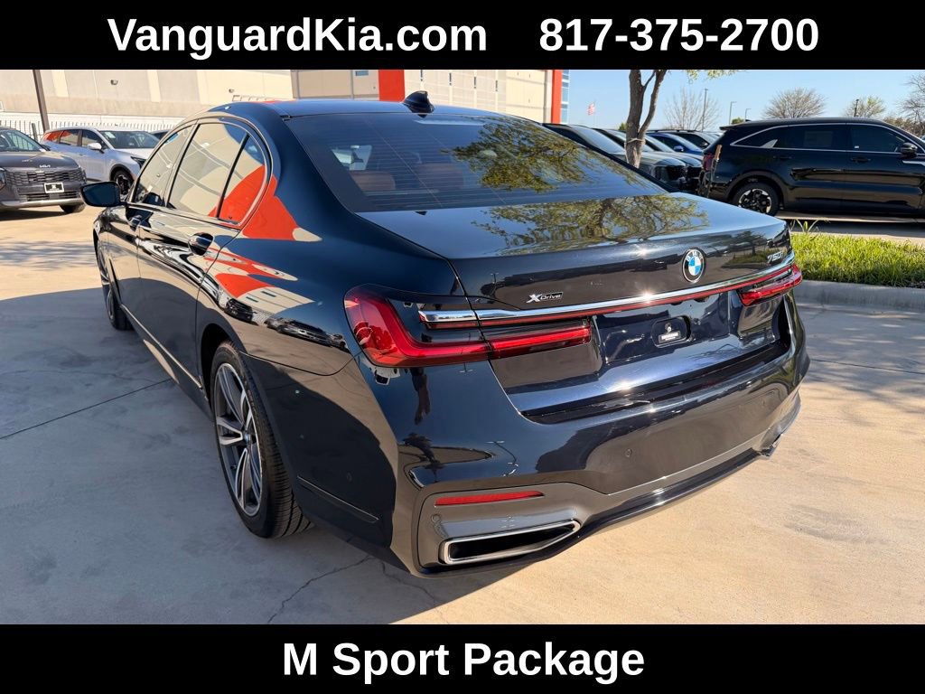 Used 2022 BMW 750i xDrive w/ M Sport Package AWD/4WD image 2