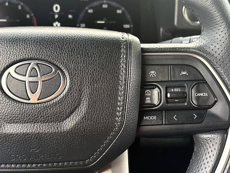 Used 2025 Toyota 4Runner Limited AWD/4WD image 25