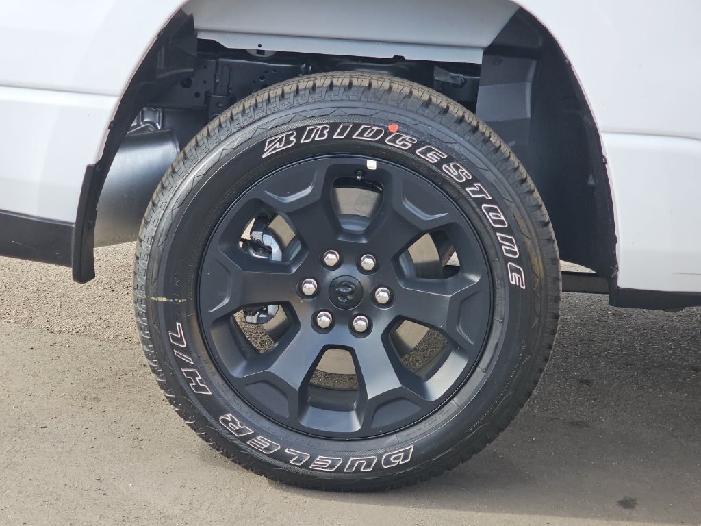 New 2026 RAM 1500 Express AWD/4WD image 37