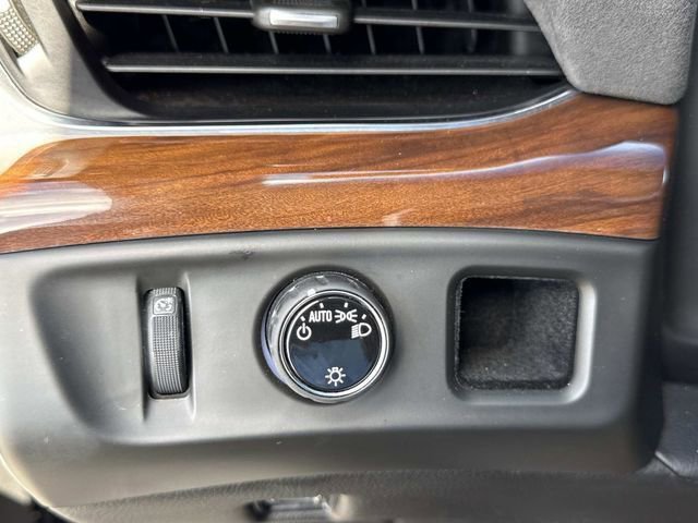 Used 2019 Cadillac Escalade Premium Luxury w/ Escalade Sport Edition image 36