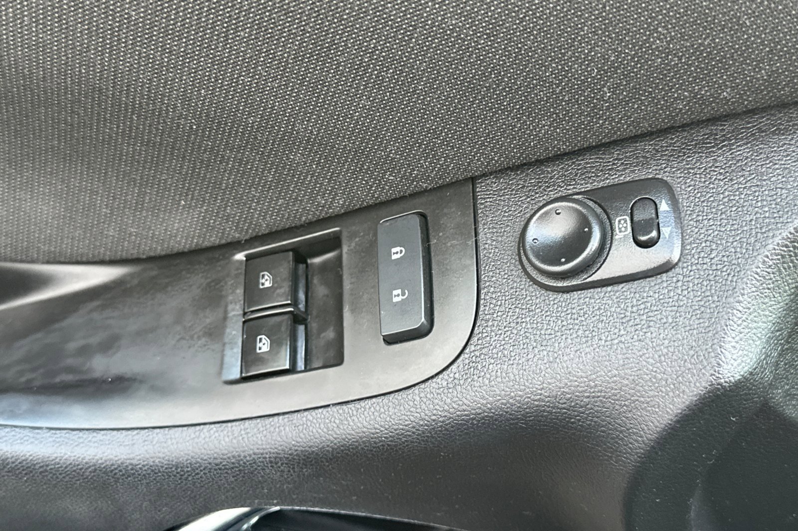 Used 2015 Chevrolet Camaro LT image 12