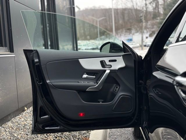 Used 2025 Mercedes-Benz CLA 250 4MATIC image 18