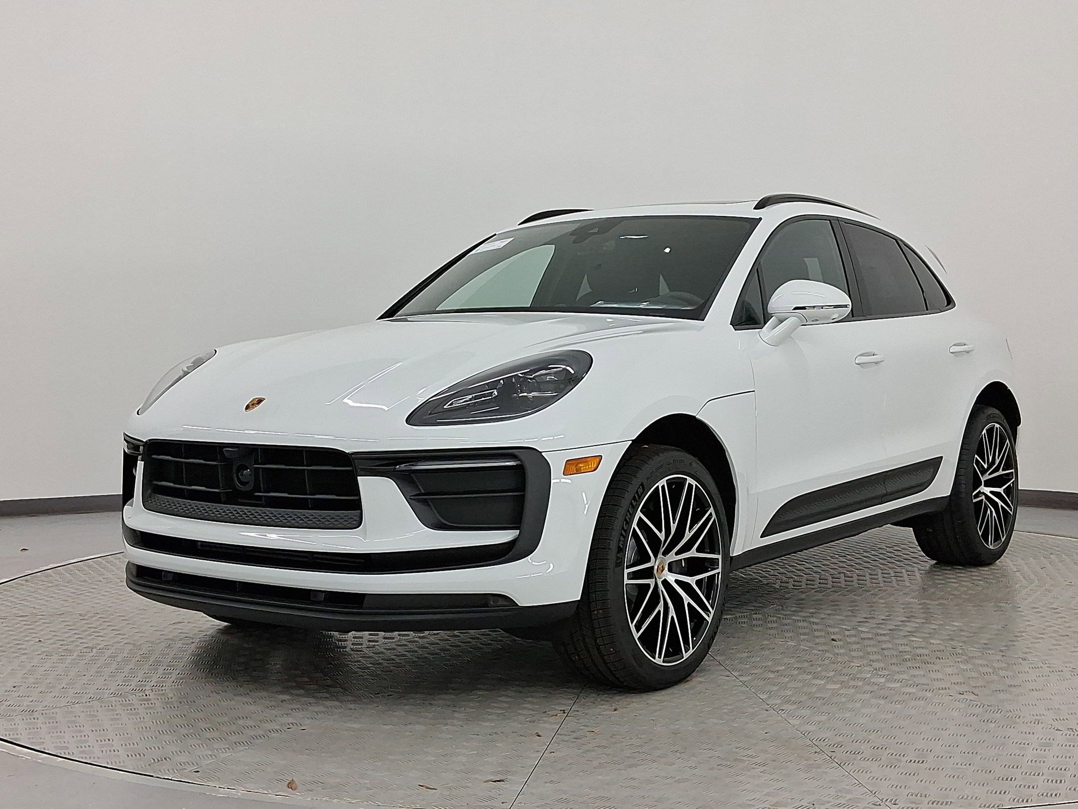 Used 2026 Porsche Macan image 1