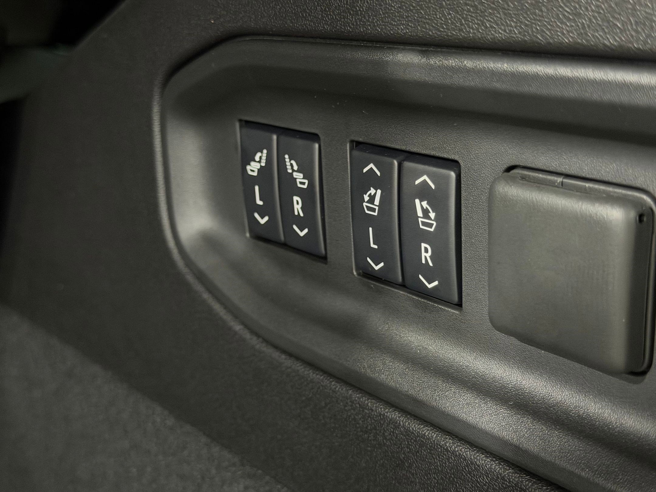 New 2026 Cadillac Vistiq Sport image 46