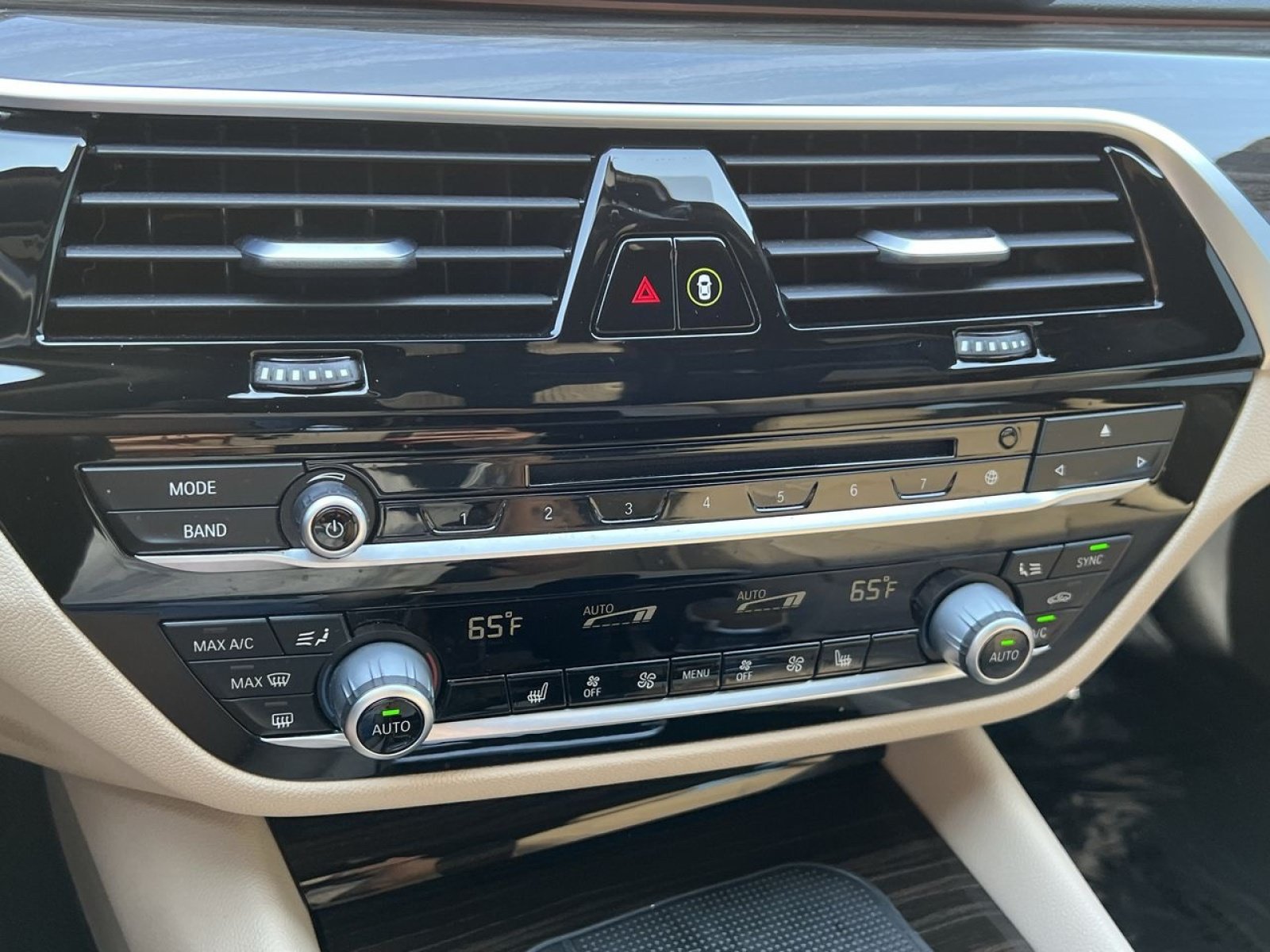 Used 2018 BMW 530i xDrive AWD/4WD image 15