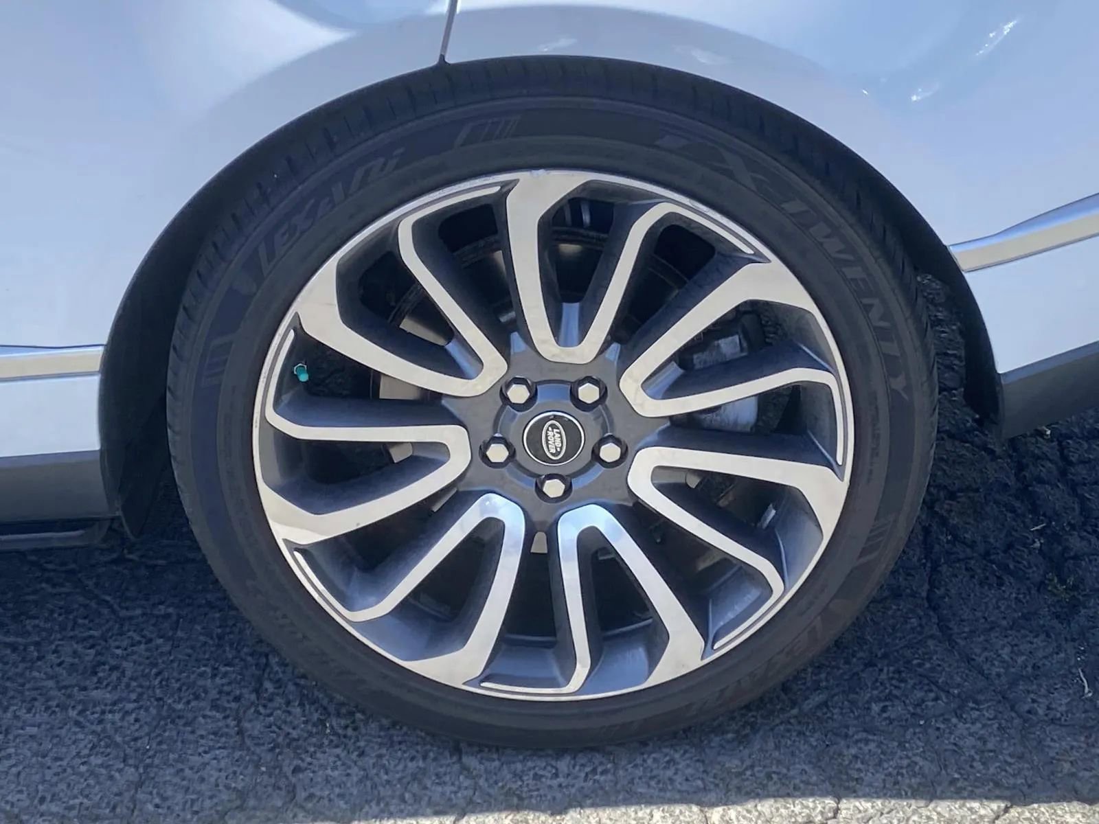 Used 2016 Land Rover Range Rover Autobiography image 7