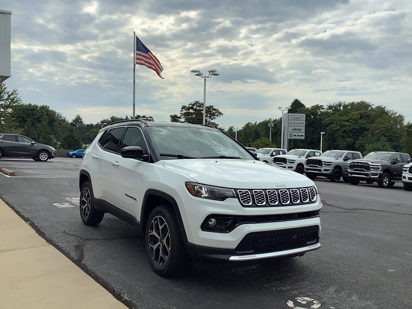 New 2026 Jeep Compass Limited AWD/4WD image 2