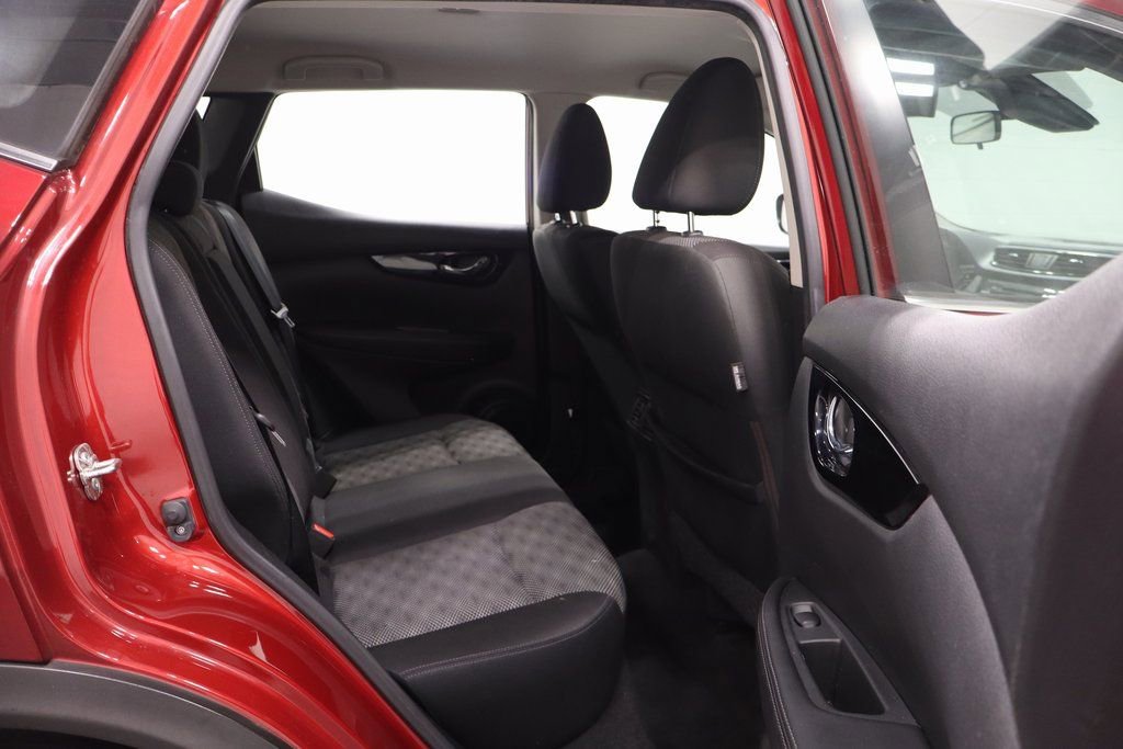 Used 2019 Nissan Rogue Sport SV image 17