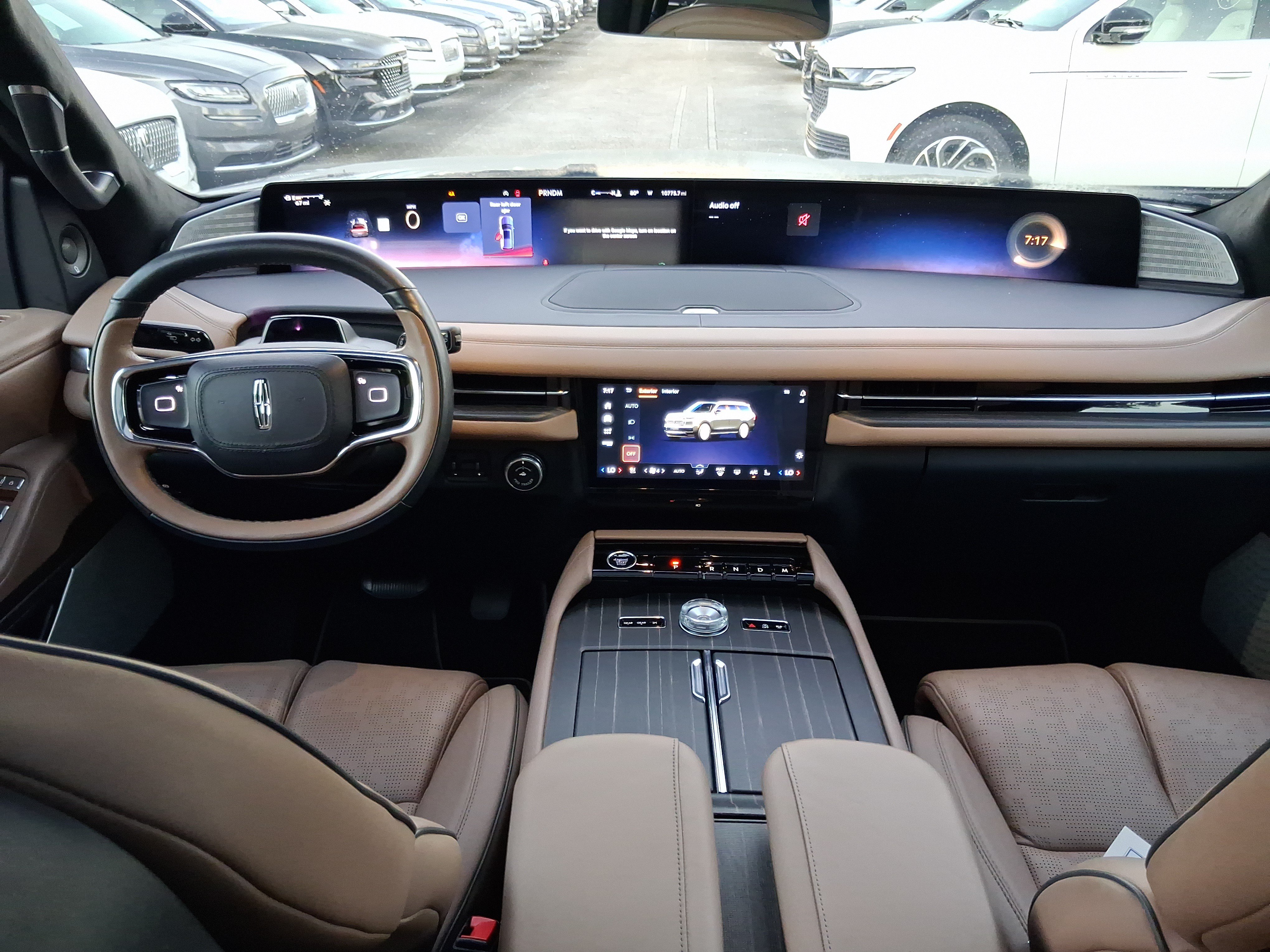 Used 2025 Lincoln Navigator L Black Label AWD/4WD image 9