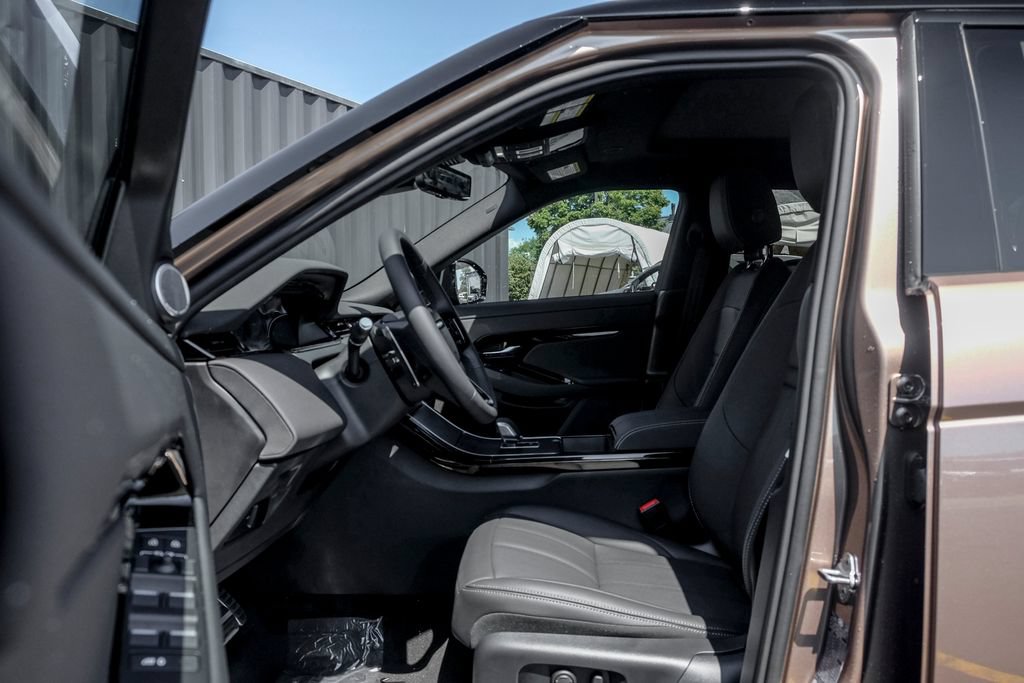 New 2026 Land Rover Range Rover Evoque Hoxton AWD/4WD image 10