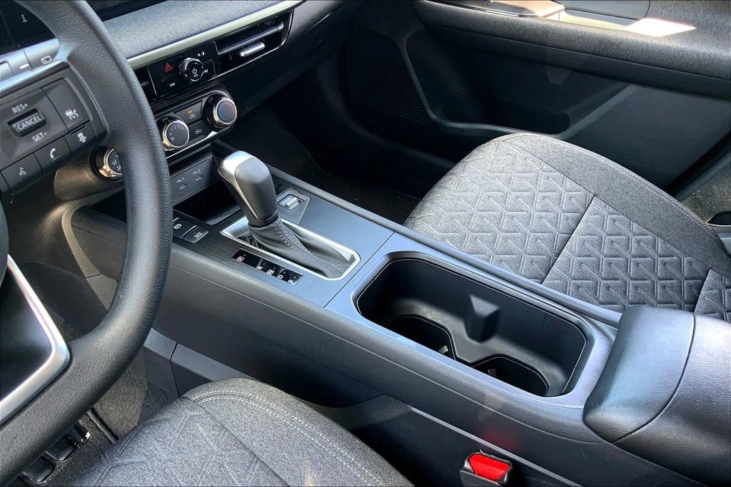 Used 2025 Nissan Kicks SV image 13