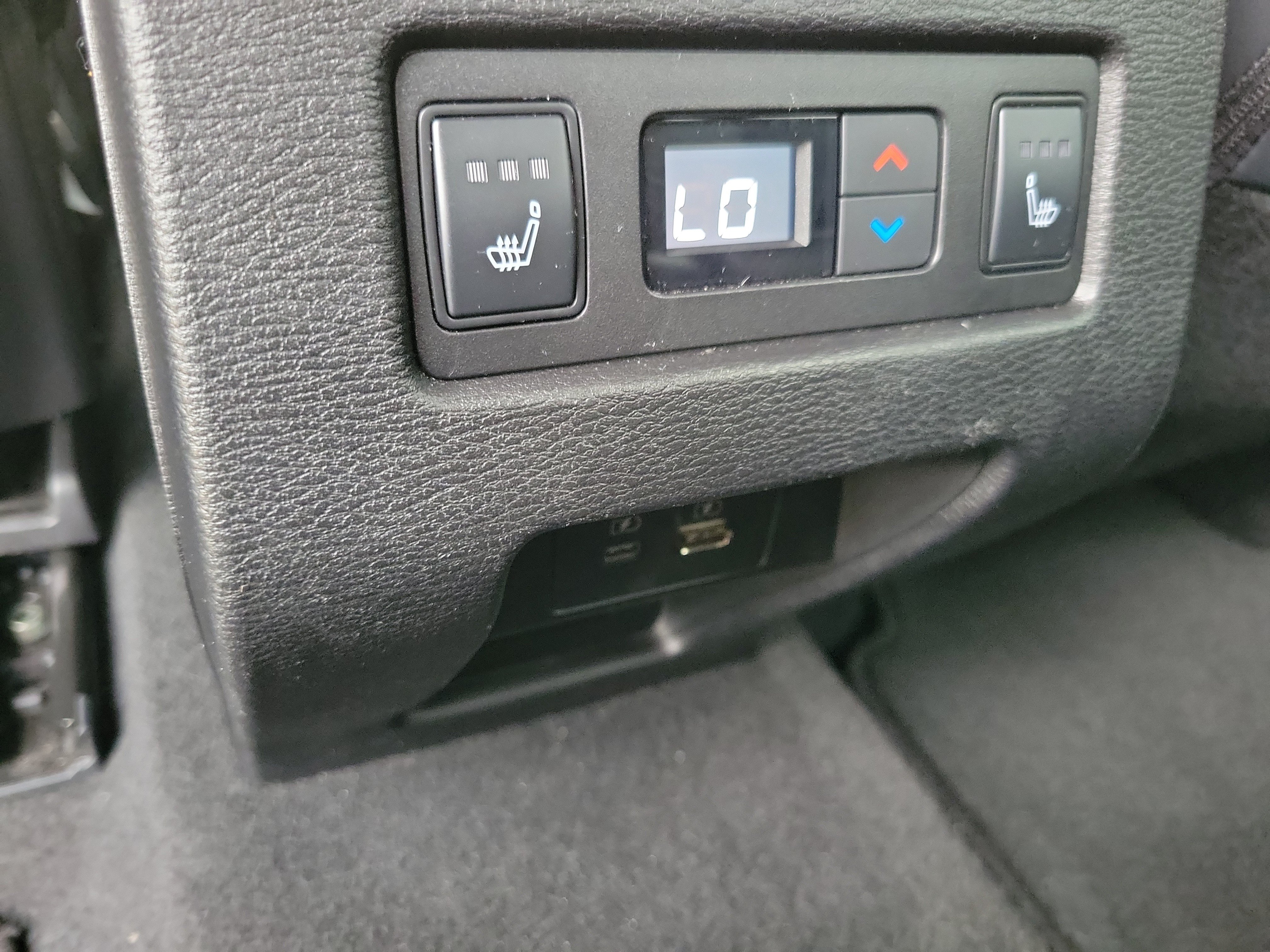 Used 2024 Mitsubishi Outlander SEL FWD image 19